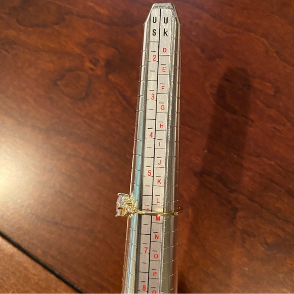 💛 Gold and Diamond Shape CZ Cocktail Ring Size 6 - Picture 6 of 6